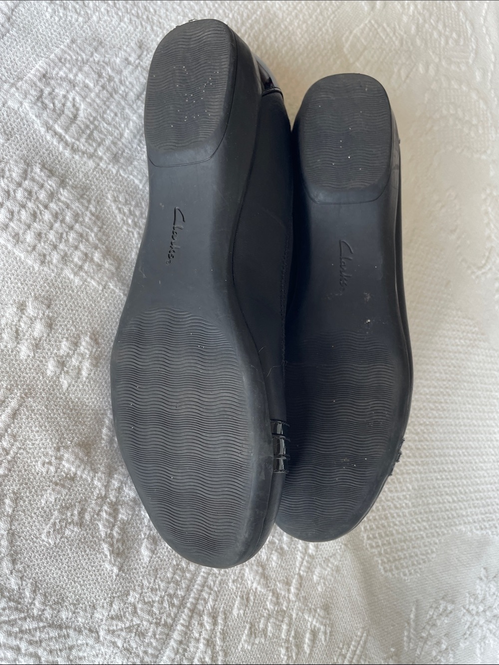 Clarks Black Leather Slip-On Ballet Flats with Patent Trim Size 11 M - Picture 7 of 10